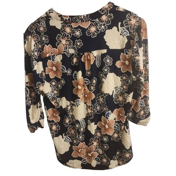 Vera Rose Navy Blue Pleated 3/4 Sleeve Floral Top Size Large NWOT - Picture 9 of 9